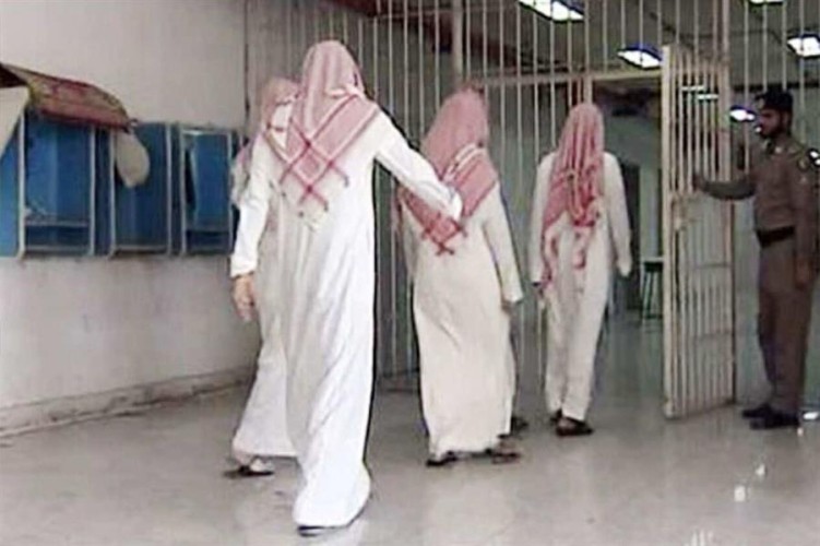 فاعلات خير يسددن مديونيات 7 سجناء معسرين لقضاء عيد الأضحى بين ذويهم