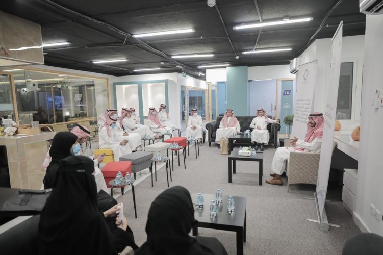 مجتمع العلاقات العامة يقيم احتفالية بمناسبة تخرج نخبة متميزة من مختلف الجامعات