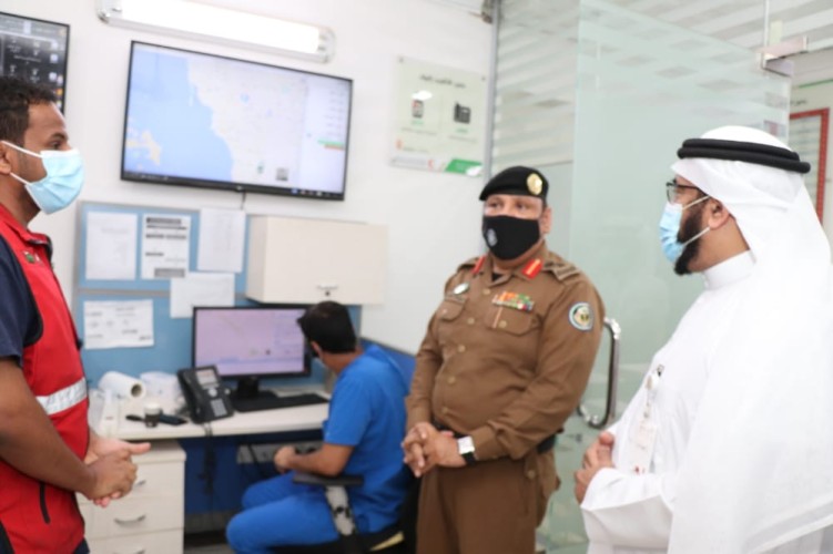 قائد القوات الخاصة لأمن الطرق  يكرم مدير عام فرع هيئة الهلال الأحمر السعودي بمنطقةجازان