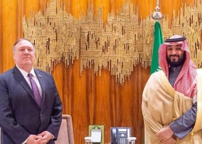 بالفيديو.. ولي العهد يلتقي مع وزير الخارجية الأمريكي “مايك بومبيو بالفيديو.. ولي العهد يلتقي مع وزير الخارجية الأمريكي “مايك بومبيو
