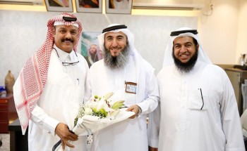 مدير تعليم الأحساء أحمد بالغنيم : المعلم لبنة رئيسة لإحداث التغيير الذي تنشده القيادة الرشيدة مدير تعليم الأحساء أحمد بالغنيم : المعلم لبنة رئيسة لإحداث التغيير الذي تنشده القيادة الرشيدة