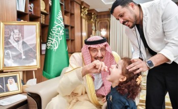 سمو أمير جازان يدشن حملة تطعيم ضد “شلل الأطفال “بالمنطقة