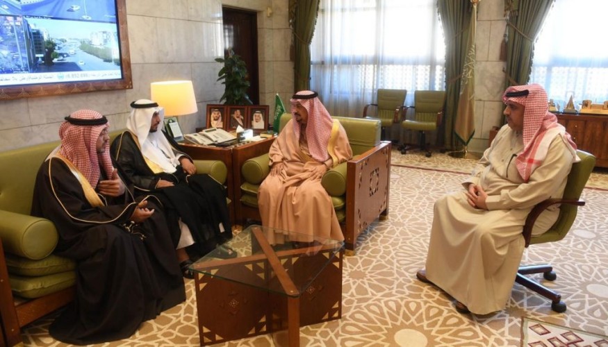 سمو الأمير فيصل بن بندر يتسلم تقرير المناخ العام لمنطقة الرياض “الحاضر والمستقبل”