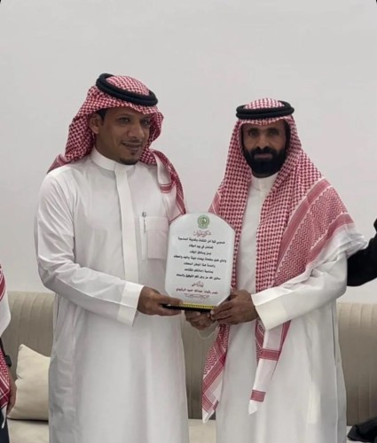 قوة أمن المنشأت بالمدينة تُكرم رئيس رقباء “عبدالله حميد الرشيدي” بمناسبة تقاعده