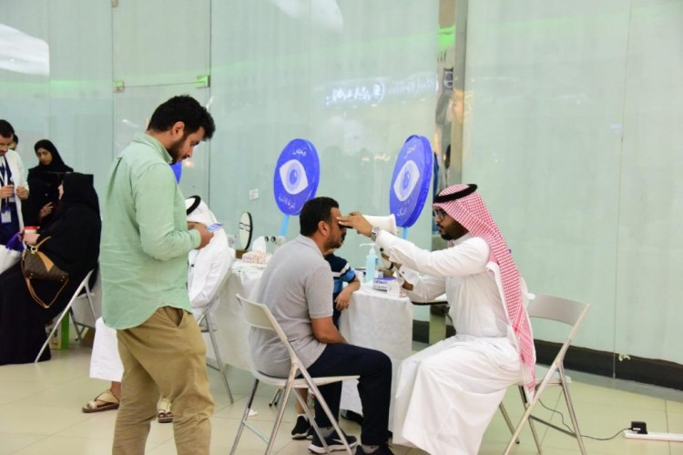 600 مستفيد من فعاليات يوم البصر العالمي بجامعي الخبر