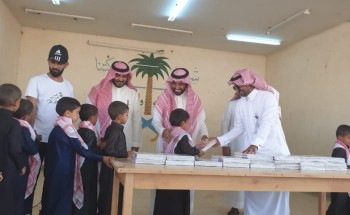 رئيس مركز عمود يرعى انطلاق العام الدراسي الجديد بمجمع عمود رئيس مركز عمود يرعى انطلاق العام الدراسي الجديد بمجمع عمود