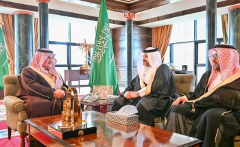 أمير تبوك يستقبل رئيس مجلس إدارة شركة تبوك للتنمية الزراعية أمير تبوك يستقبل رئيس مجلس إدارة شركة تبوك للتنمية الزراعية
