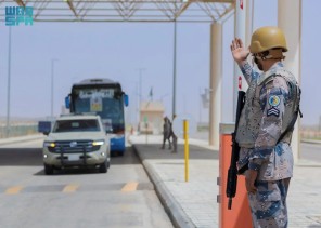 بمتابعة أمير الحدود الشمالية.. منفذ “جديدة عرعر” يستقبل أولى طلائع الحجاج العراقيين بمتابعة أمير الحدود الشمالية.. منفذ “جديدة عرعر” يستقبل أولى طلائع الحجاج العراقيين