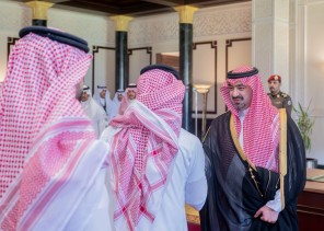 نائب أمير تبوك يستقبل منسوبي الإمارة ويشيد بنجاح موسم الحج
