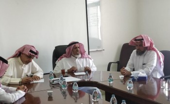 مدير مكتب التعليم بعيون الجواء يعقد إجتماعاً إستثنائياً للمشرفين التربويين