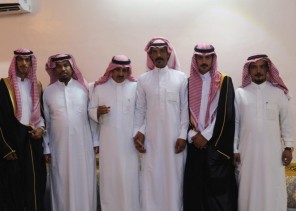 العريسان “الأعلامي ماجدالبويدي ” و “محمد” عطالله يحتفلان بزواجهما في قرية الدابية جنوب حائل