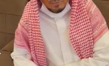 الشيخ أحمد عرار النعمي يوجه الشكر لـ”أعضاء لجنة التنمية بالعالية” بعد زيارتهم له في منزله وتكريمه بهدايا تذكارية الشيخ أحمد عرار النعمي يوجه الشكر لـ”أعضاء لجنة التنمية بالعالية” بعد زيارتهم له في منزله وتكريمه بهدايا تذكارية
