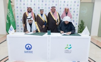 سمو محافظ حفرالباطن يستقبل رجل الأعمال عبدالله بن صالح العثيم في ديوان المحافظة ويرعى توقيع اتفاقيات إنشاء محافظ استثمارية لأربع جمعيات في المحافظة سمو محافظ حفرالباطن يستقبل رجل الأعمال عبدالله بن صالح العثيم في ديوان المحافظة ويرعى توقيع اتفاقيات إنشاء محافظ استثمارية لأربع جمعيات في المحافظة