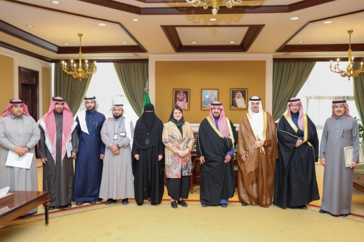 نائب أمير تبوك يستقبل وفدا من منظمة الصحة العالمية