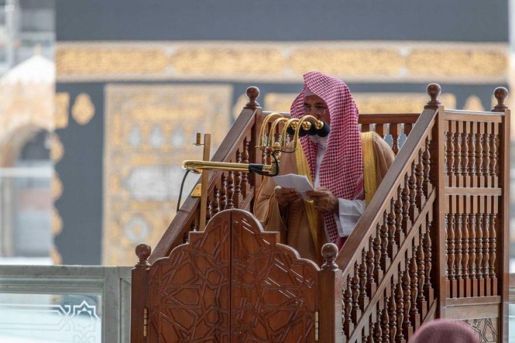 خطيب الحرم المكي: الأوبئة والأمراض تظهر ثم ترحل فأبشروا وتفاءلوا.. وأوصيكم بهذا الدعاء المنجي