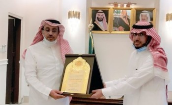 العميشي يزور محافظ الكامل لتهنئته بمناسبة تعيينه محافظًا لمحافظة الكامل