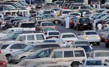 شبان سعوديون يكشفون حيل بعض “شريطية” معارض السيارات في الشراء والبيع (فيديو) شبان سعوديون يكشفون حيل بعض “شريطية” معارض السيارات في الشراء والبيع (فيديو)
