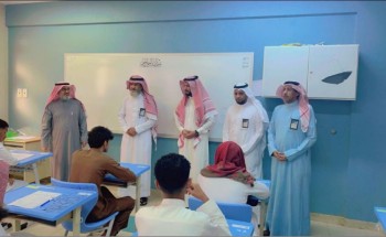 وكيل محافظة بيش يتفقد سير الاختبارات في المجمع الثانوي وكيل محافظة بيش يتفقد سير الاختبارات في المجمع الثانوي
