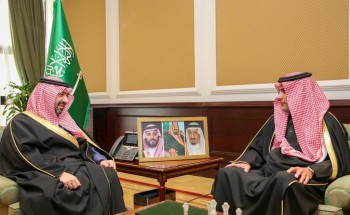 نائب أمير تبوك يستقبل مدير عام فرع وزارة العدل بالمنطقة