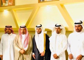 وسط حضور عائلي مبسط .. الشيخ حميدان نويجي الزبني يحتفل بزواج أبنائه “فايد و عبدالمجيد” في قرية المبرز بحائل