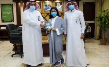 مدير تعليم الشرقية يستقبل أصغر مؤلفة في العالم مدير تعليم الشرقية يستقبل أصغر مؤلفة في العالم