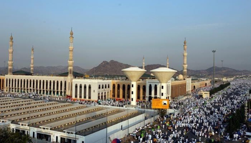 بعد تكليف المنيع بإلقاء خطبة هذا العام.. تعرّف على خطباء يوم عرفة خلال 90 عامًا