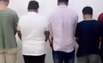 القبض على 5 مقيمِين لمتاجرتهم بشرائح اتصال سُجلت بأسماء أشخاص مجهولين بالرياض – فيديو القبض على 5 مقيمِين لمتاجرتهم بشرائح اتصال سُجلت بأسماء أشخاص مجهولين بالرياض – فيديو