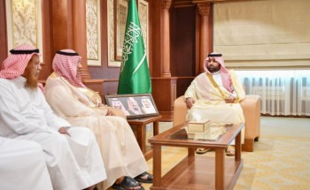 نائب أمير جازان يتسلم التقرير السنوي للمهرجانات الزراعية ويكرم عدداً من النحالين نائب أمير جازان يتسلم التقرير السنوي للمهرجانات الزراعية ويكرم عدداً من النحالين