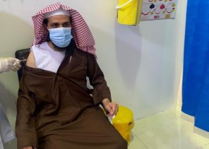 مدير الشؤون الإسلامية بالجوف يتلقى الجرعة الأولى من لقاح كورونا وينوه بجهود القيادة لأجل صحة المواطن والمقيم مدير الشؤون الإسلامية بالجوف يتلقى الجرعة الأولى من لقاح كورونا وينوه بجهود القيادة لأجل صحة المواطن والمقيم