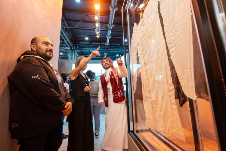 «الرياض ضيف شرف معرض بوينس آيرس 2025».. جناح سعودي يعكس تحولات المملكة الثقافية ويُعرّف بالإرث الحضاري باللغة الإسبانية