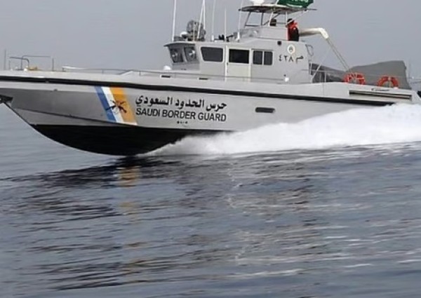 حرس الحدود ينقذ مواطنًا خليجيًا تعطلت واسطته البحرية في الخفجي حرس الحدود ينقذ مواطنًا خليجيًا تعطلت واسطته البحرية في الخفجي