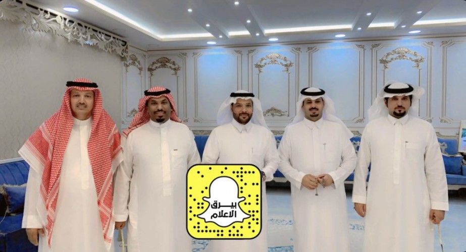 شعراء واعلاميين في زيارة الاستاذ عوض سعود القلادي والاعلامي بن مرشد يتجول في محميته الخاصة