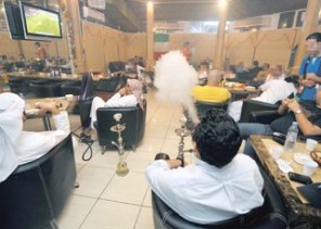 توجيه من “إمارة الرياض” بشأن تقديم الشيشة والمعسل في المقاهي والمطاعم توجيه من “إمارة الرياض” بشأن تقديم الشيشة والمعسل في المقاهي والمطاعم