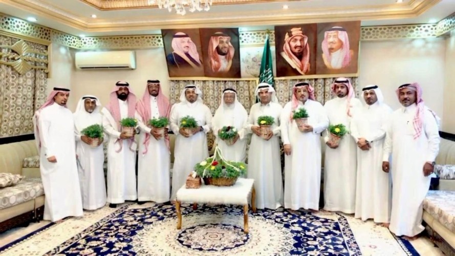 الدكتور علي مرزوق يلقي محاضرة “النص البصري” ضمن فعاليات معرض ثنائيات بمحايل