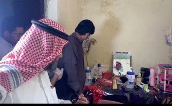 بالفيديو: بلدية صبيا تداهم سكنا عشوائيا تم تحويله إلى صالون حلاقة بالفيديو: بلدية صبيا تداهم سكنا عشوائيا تم تحويله إلى صالون حلاقة