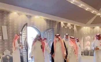 محافظ محافظة الحائط ووكيل المحافظة يقدمان واجب العزاء للشيخ “فرحان بن خزيم” في وفاة زوجته محافظ محافظة الحائط ووكيل المحافظة يقدمان واجب العزاء للشيخ “فرحان بن خزيم” في وفاة زوجته