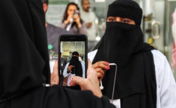 لقاء خاص مع “وضحى الهاجري” .. احساسي بمعاناة المريض قادني للعمل في المجال الطبي