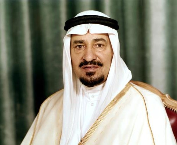 عمرها 47 عاما .. الكشف عن وثيقة تاريخية لـ”مرسوم ملكي” بتوقيع الملك خالد بالموافقة على نظام التقاعد العسكري