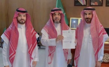 سعادة محافظ الحائط يكرم رئيس متحف بدائع الرويضات