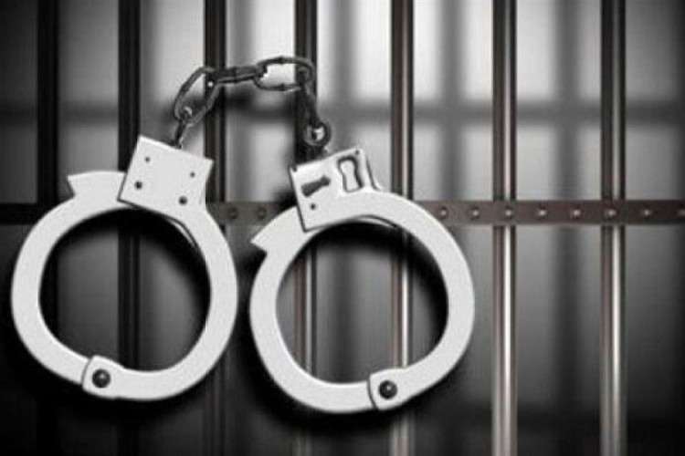 الإطاحة بوافد أمتهن كتابة  آيات من القرآن على حذائه بأحد مساجد أبوعريش