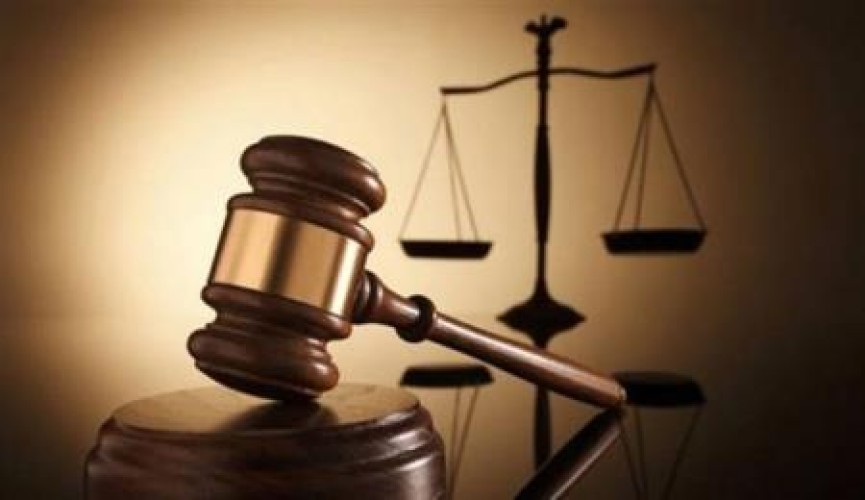 بتهم الرشوة والتزوير والتكسب.. المحاكم الجزائية تنظر 14 دعوى قضائية ضد موظفين حاليين ومفصولين