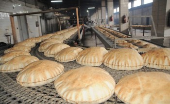 أهالي قرية في نجران يطلقون مبادرة جديدة لـ”توفير الخبز” بالمجان أهالي قرية في نجران يطلقون مبادرة جديدة لـ”توفير الخبز” بالمجان