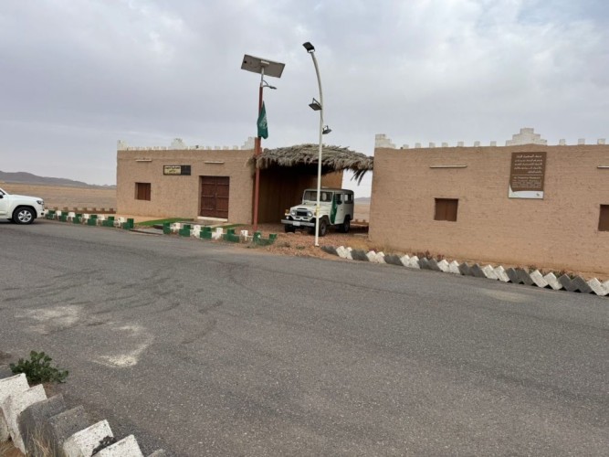 «أهدى المتحف سيارة نادرة».. مدير المتحف الأثري بالدهيماء يشكر رجل الأعمال عبد اللطيف الرشيدي