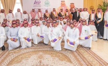 عبدالعزيز بن سعد يكرم المتبرعين بالأعضاء في المنطقة بمبادرة من شركة مياه آبار حائل . عبدالعزيز بن سعد يكرم المتبرعين بالأعضاء في المنطقة بمبادرة من شركة مياه آبار حائل .