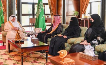 سمو أمير منطقة تبوك يستقبل رئيس وأعضاء جمعية شباب واعد