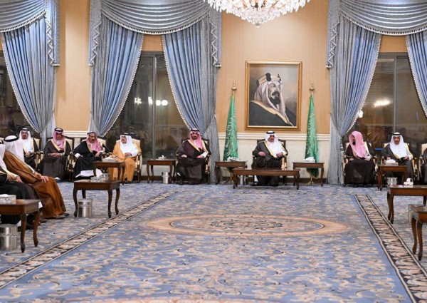 خلال اللقاء الأسبوعي.. أمير تبوك يستعرض الجهود والإمكانيات التي سخرتها القيادة الرشيدة لخدمة ضيوف الرحمن خلال اللقاء الأسبوعي.. أمير تبوك يستعرض الجهود والإمكانيات التي سخرتها القيادة الرشيدة لخدمة ضيوف الرحمن