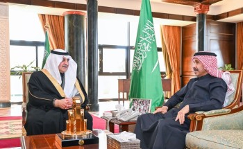 أمير تبوك يستقبل الرئيس التنفيذي لشركة نيوم