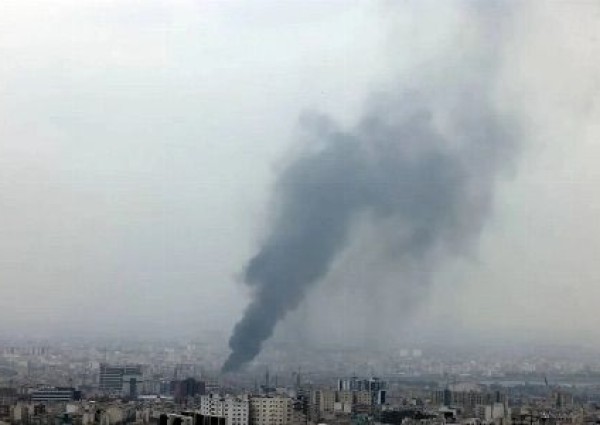 “سماء طهران تمطر سموماً سوداء”.. منظمة الصحة العالمية تحذر: التنفس أصبح خطراً! “سماء طهران تمطر سموماً سوداء”.. منظمة الصحة العالمية تحذر: التنفس أصبح خطراً!
