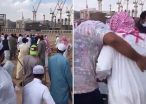 تبادلوا الاعتداء والضرب بــ” الكريك” .. شاهد: مشاجرة حادة بين عدد من الأشخاص في مقبرة البقيع