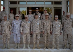 قائد سلاح الإشارة يُقلد عدداً من الضباط المترقين رتبهم الجديدة قائد سلاح الإشارة يُقلد عدداً من الضباط المترقين رتبهم الجديدة
